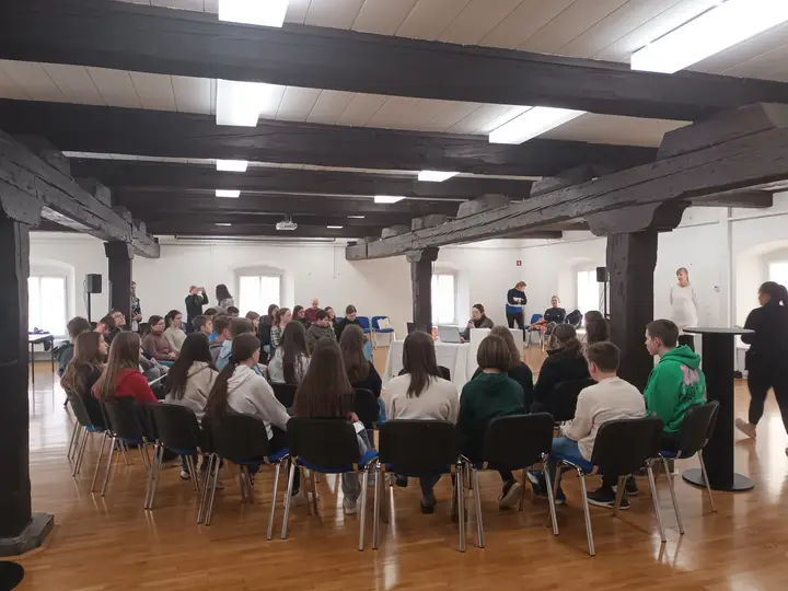 Mladinski delegati na 35. Regijskem otroškem parlamentu