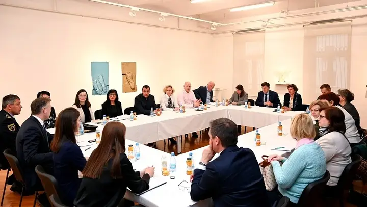 Župan z ministrom za vzgojo in izobraževanje o šolski varnosti in problematiki neobiskovanja šole