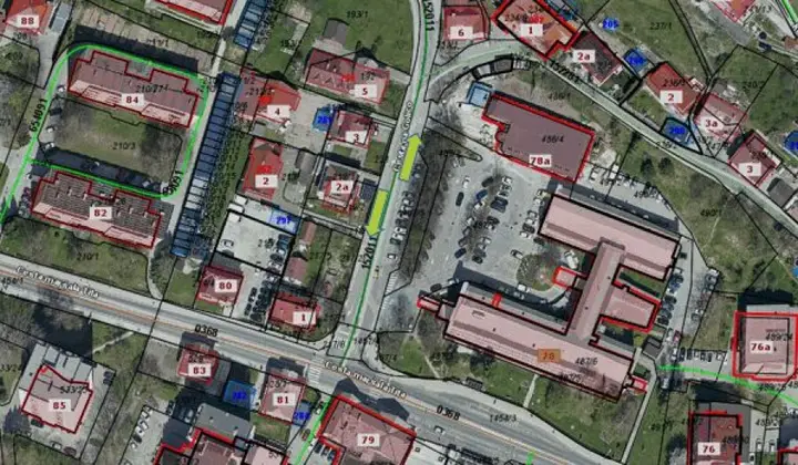 Slika avtobusnega postajališča iz ptičje perspektive (Foto: Občina Jesenice)