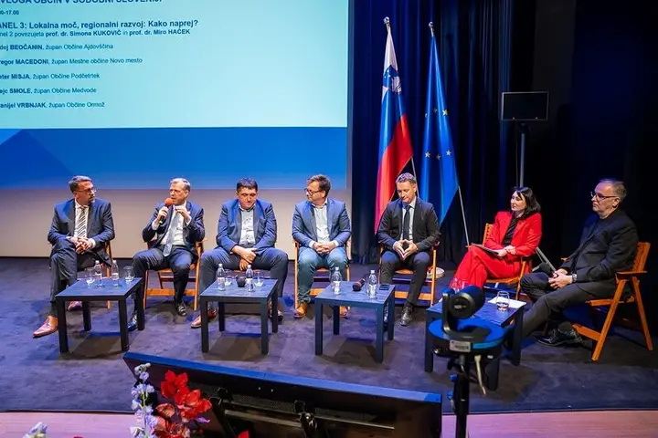Župan na posvetu o lokalni moči in regionalnem razvoju v Sloveniji