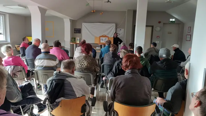 Sneguljčica, Videk in kitara na bralnem srečanju v Domu Nine Pokorn Grmovje
