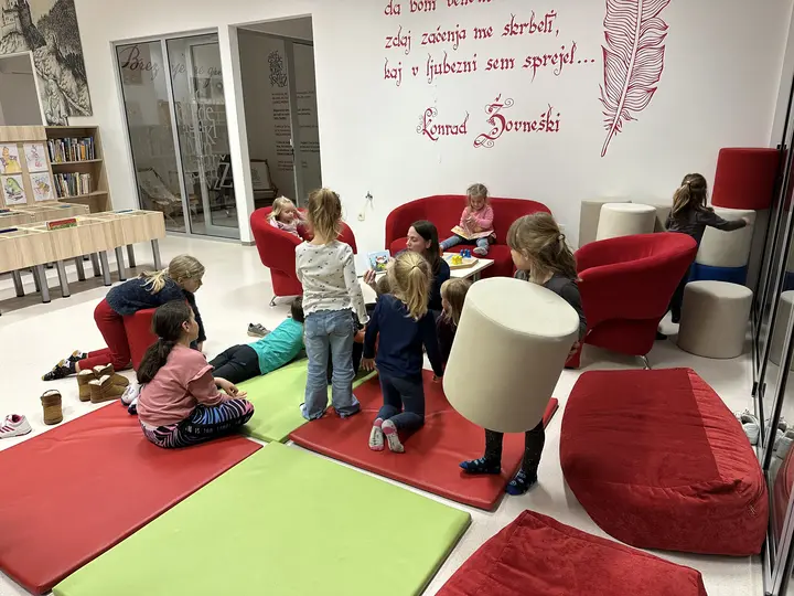 Stripovska pravljica v Občinski knjižnici Braslovče