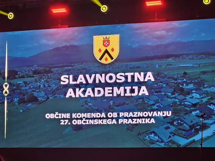 SLAVNOSTNA  AKADEMIJA V POBRATENI OBČINI KOMENDA