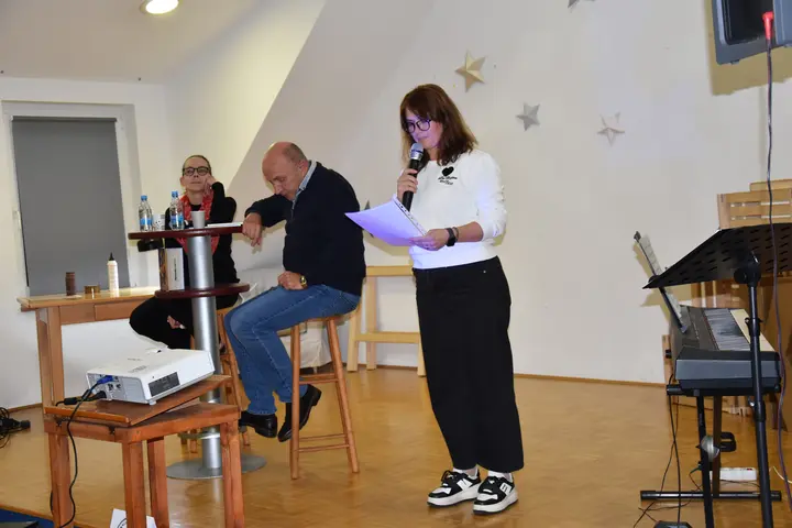 Jože Štupar predstavil knjigo Okroglo in špičasto iz moje garaže