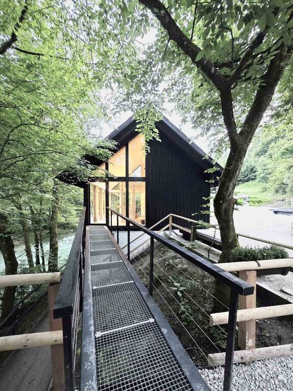 Festival Odprte hiše Slovenije 2025: ogled vhodnega objekta v Sotesko Vintgar