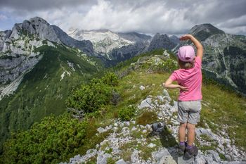 Srčni možje in srčni otroci: veliki otroški dogodek ob 240-letnici prvega pristopa na Triglav