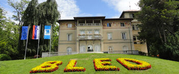 Obešanje pletenin in hoja za upanje