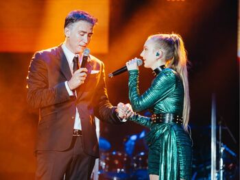 Večerja z glasbo v živo: Ana Grdadolnik