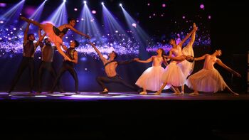 Plesna predstava skupine Paara-dox: Indradhanush / Indijska mavrica