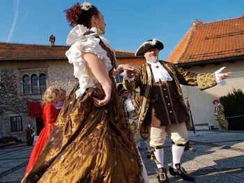 Kraljeva igra z grofom in grofico