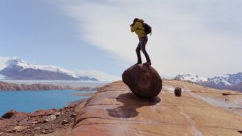 Projekcija filma: Temni pokrov sveta