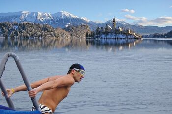 Zimsko kopanje v Blejskem jezeru - prva verzija
