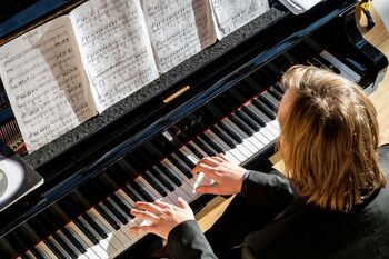 Piano glasbeni večer