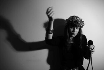 Koncert: Lucy & Škrlatna žetev