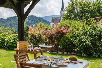 Pridružite se zeleni zgodbi Bleda: delavnica za sobodajalce o odgovornemu bivanju in trajnostnih praksah