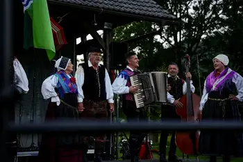 Večer na vasi