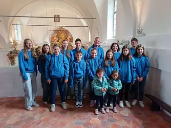 Kanadski zbor Chinese Canadian Children's Choir Of Canada – C5 in Otroško-mladinski pevski zbor Kapljice