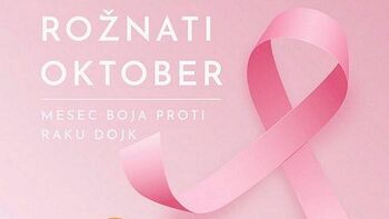 Obešanje rožnatih pletenin in hoja za upanje