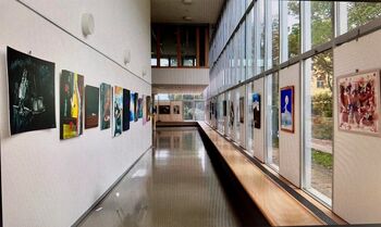 Razstava del udeležencev 10. mednarodnega slikarskega ex tempora Bled