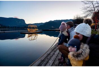 Otroški program: Predstava Tok, tok. Ko potrka prijateljstvo in prihod božička