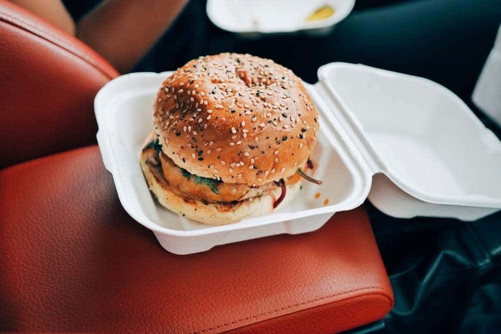 Dovoljen osebni prevzem blaga in hrane