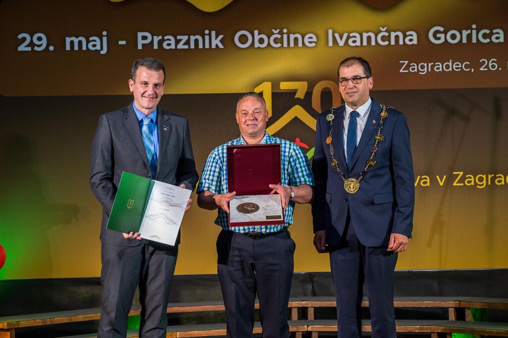 V Zagradcu čestitali leto&scaron;njim občinskim nagrajencem; častni občan postal Vi&scaron;njan Pavel Groznik