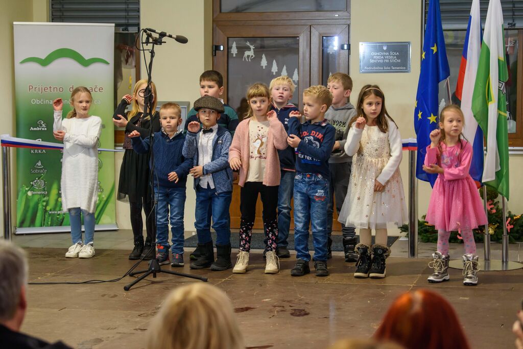 V veseli december vstopili z odprtjem prenovljene Podružnične šole Temenica