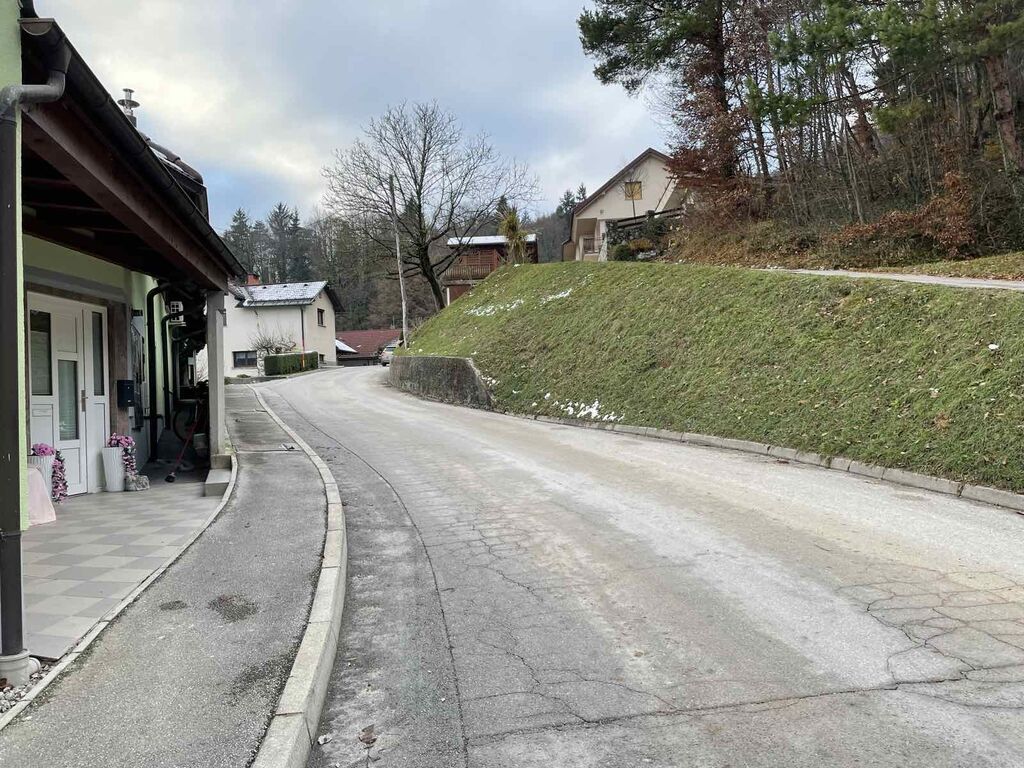 Obvestilo - popolna zapora ceste v Žabjeku pri Višnji Gori