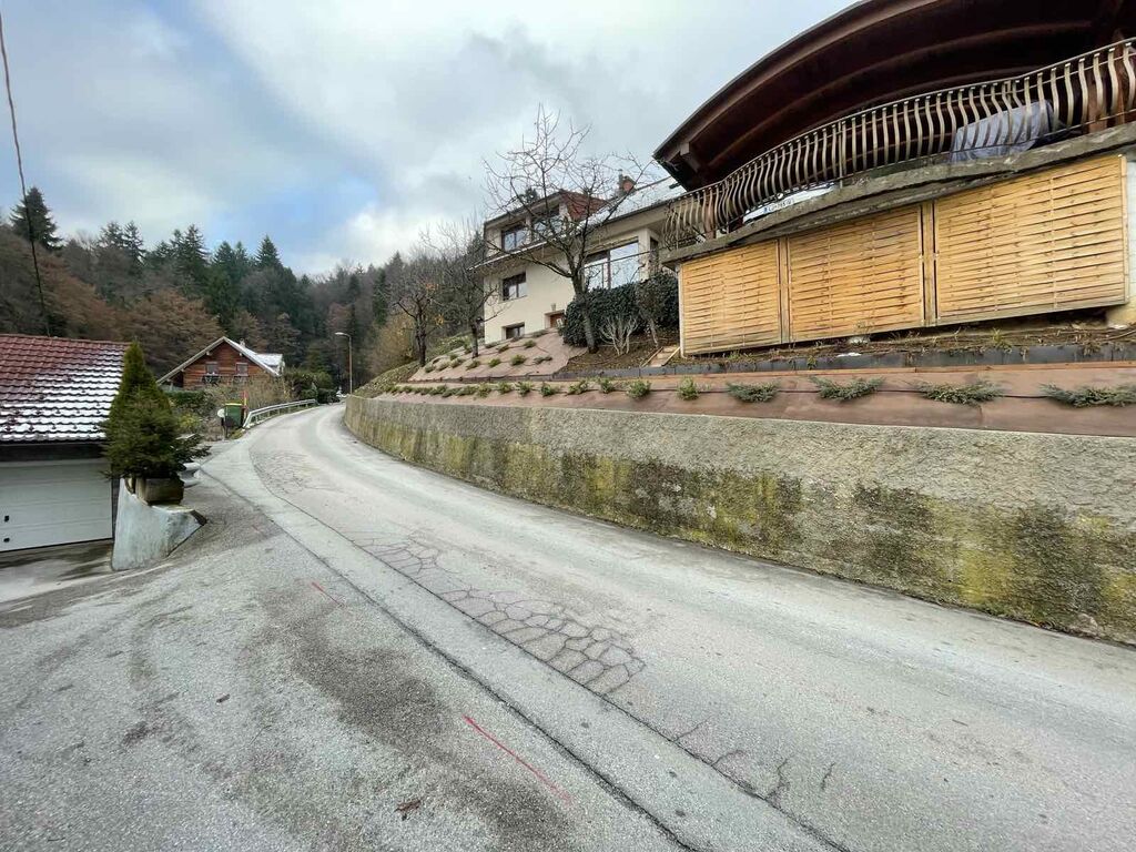 Obvestilo - popolna zapora ceste v Žabjeku pri Višnji Gori