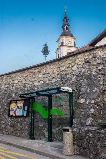 V občini postavljenih pet novih avtobusnih postajališč