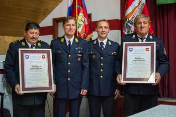 Podpis prijateljske listine gasilcev Višnje Gore in Tešanovcev