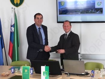 Občini Ivančna Gorica in Žirovnica o prihajajočem svetovnem dnevu čebel