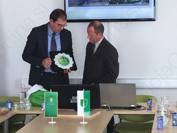 Občini Ivančna Gorica in Žirovnica o prihajajočem svetovnem dnevu čebel