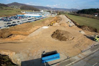 Gradnja krožišča na zahodni obvoznici v Ivančni Gorici v polnem teku