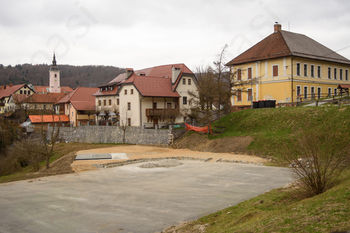 V Višnji Gori nastaja Čebelji gaj