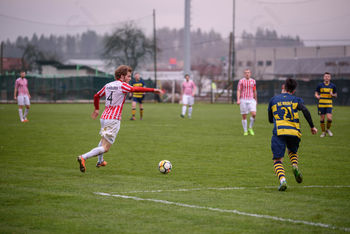 Nogometni lokalni derbi v Ivančni Gorici tokrat pripadel gostom