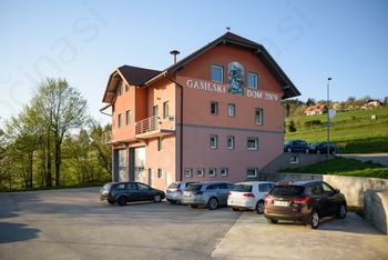 Odkritje spominske plošče na enem najlepših gasilskih domov v Sloveniji