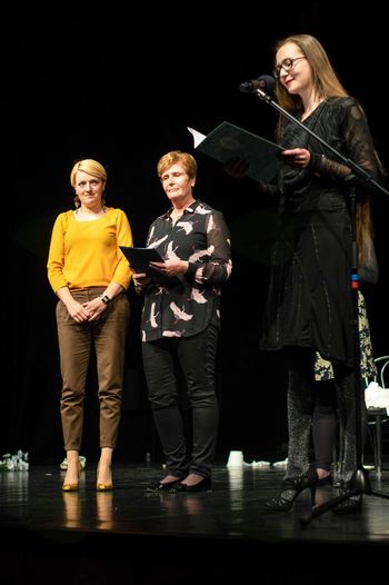 Anita Globokar - prejemnica priznanja za glavno žensko vlogo gledaliških skupin