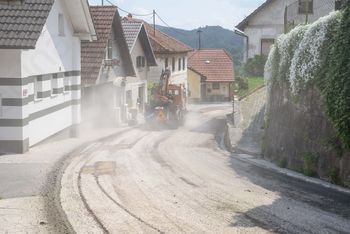 Rekonstrukcija dveh odsekov cest v Višnji Gori