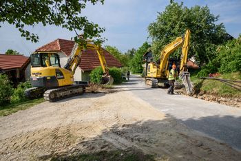 Gradnja vodovoda na Leskovški planoti lepo napreduje