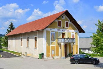 Začela se bo obnova zunanjosti kulturnega doma v Šentvidu pri Stični