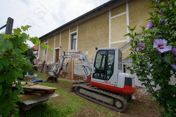 Začela se je obnova zunanjosti kulturnega doma v Šentvidu pri Stični