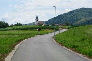 Obnovljena lokalna cesta Krka – Gradiček in nov most čez Poltarico