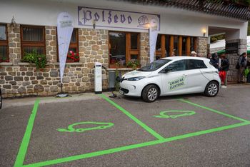 Odprtje polnilnice za elektro vozila na Polževem Odprtje polnilnice za elektro vozila na Polževem