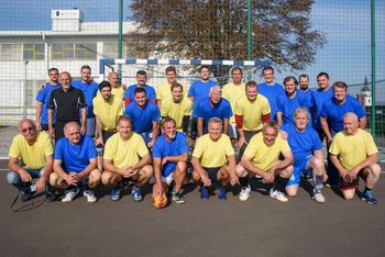 Rokometni veterani predali v uporabo športno igrišče v Šentvidu Rokometni veterani predali v uporabo športno igrišče v Šentvidu