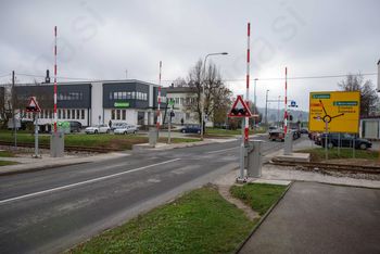 Obvestilo o popolni zapori državne ceste na železniškem prehodu v Ivančni Gorici