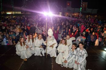 S prihodom Miklavža prižgali praznične luči v Ivančni Gorici