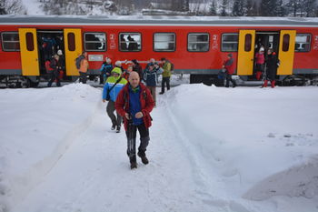 Na pohod z brezplačnim izrednim vlakom Prijetno domače