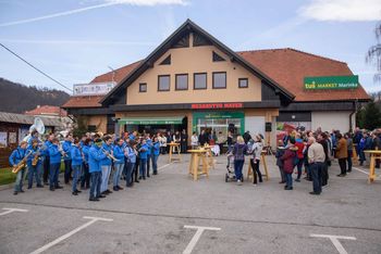 V Stični prenovljena poslovalnica Maver