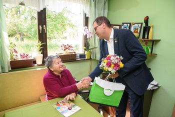 Župan voščil Albini Strmole za 90 let Župan voščil Albini Strmole za 90 let